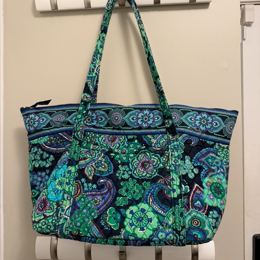 Vera Bradley Tote and Toiletry Bag in Blue Rhapsody